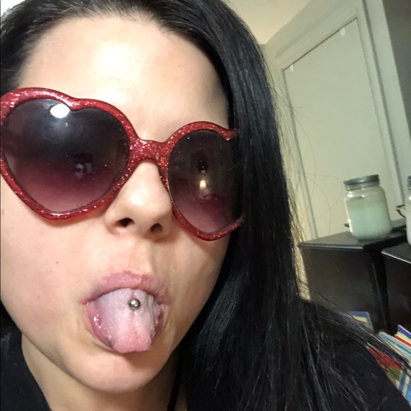 From Vintage to the Latest Fashion... - Picture 1 of 1